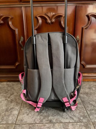 Mochila escolar con ruedas y diseño floral