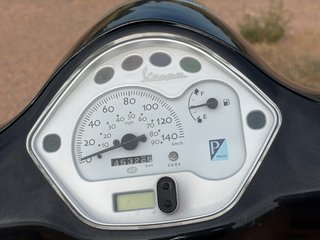 Vespa LX 125 Scooter