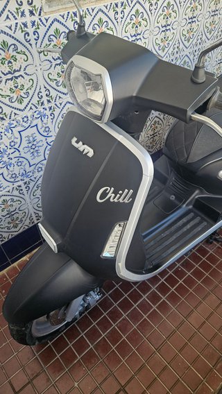 UM Chill 125 Negra Mate - 13.415km. Muy buen estad