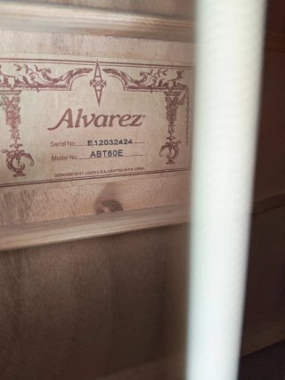 Alvarez ABT60E Guitarra Baritono