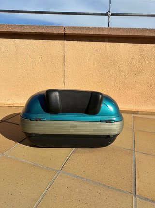 Baúl Moto GIVI Maxia 52L con Respaldo