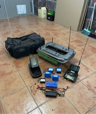 Barco Cebador Carpfishing Invader