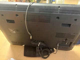 Sony Bravia KDL-40V5500 40” Full HD + Peana