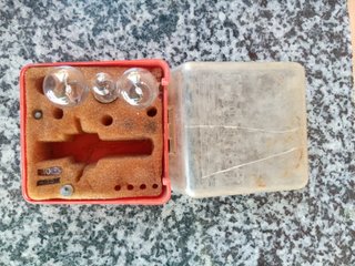 Estuche bombillas coche clásico + fusibles