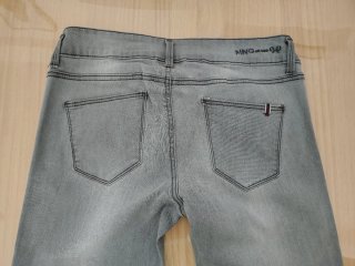 Pantalón Slim tiro medio gris