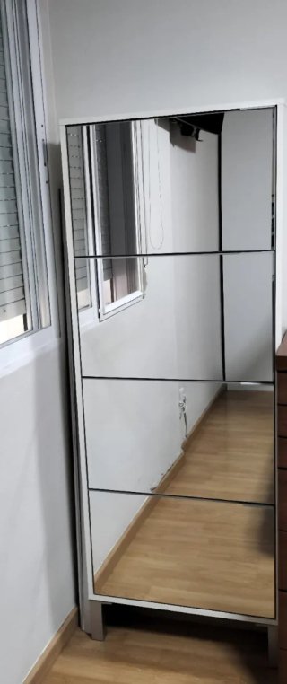 Zapatero espejo blanco y plateado