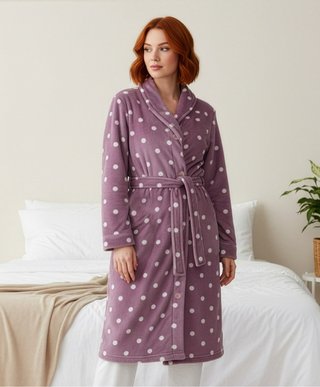 Bata de mujer con lunares