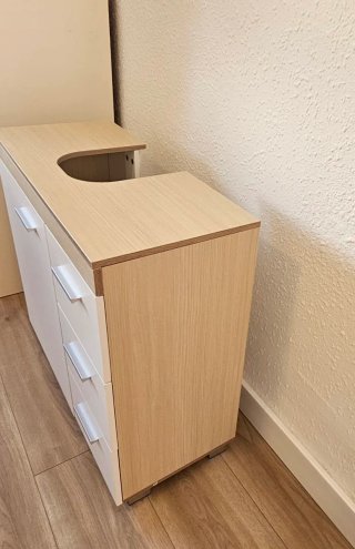 Mueble bajo lavabo con cajones y puerta