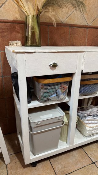 Mesa de cocina con cajones y balda