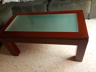 Mueble salón y mesa baja madera oscura
