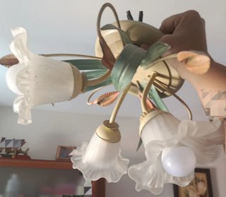 Lámpara colgante floral beige y verde