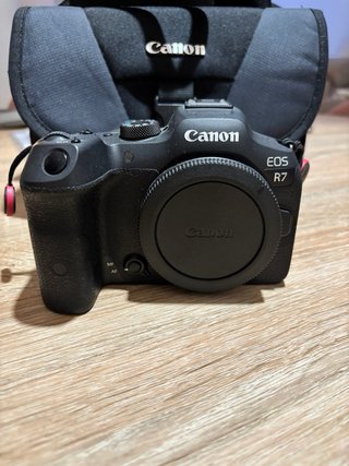 Canon EOS R7 + Lente Sigma 10-50mm f2.8
