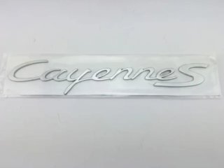 EMBLEMA TRASERO PORSCHE CAYENNE PLATA O NEGRO
