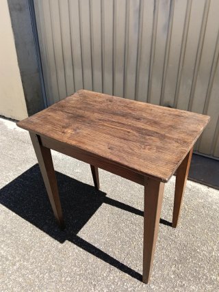 Mesa de madera alta