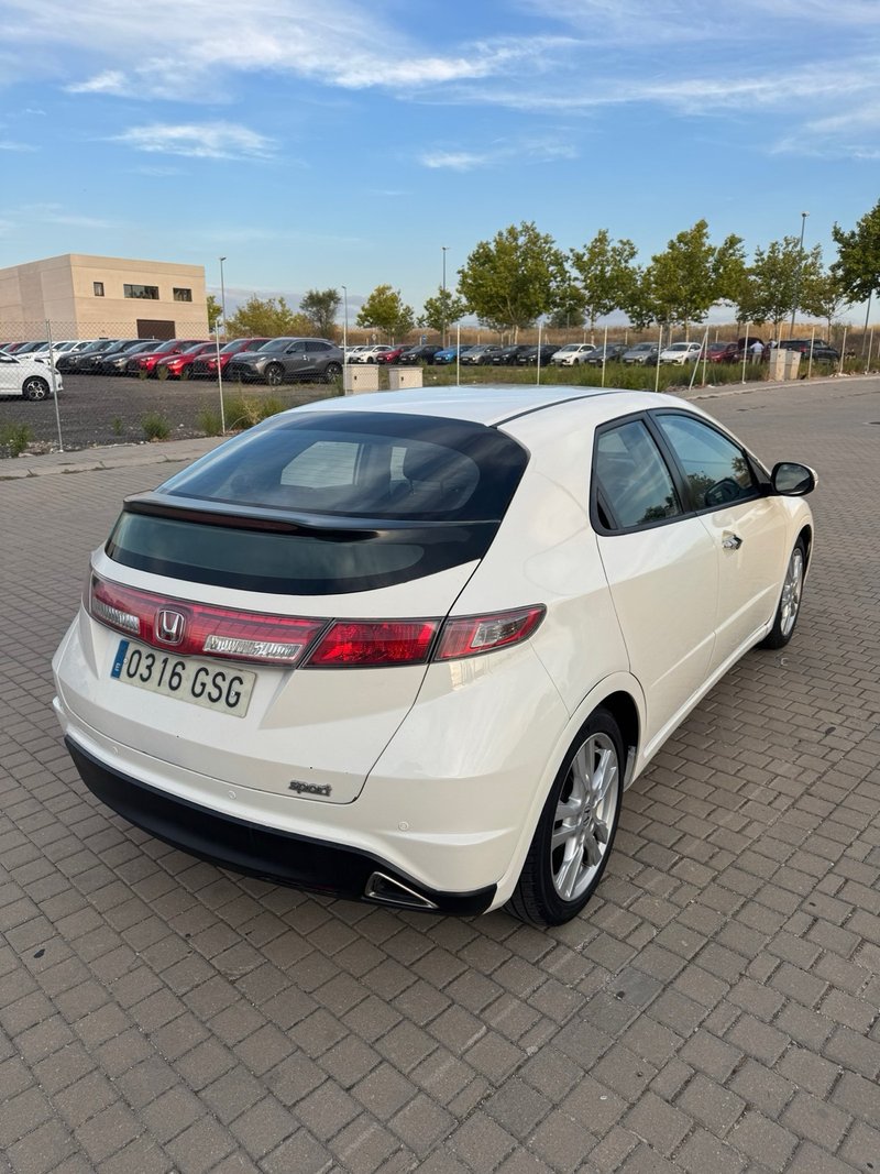 Honda Civic 1.8i VTEC Executive 5p 2009, foto 8