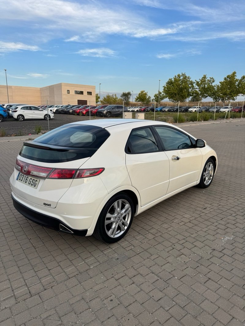 Honda Civic 1.8i VTEC Executive 5p 2009, foto 9