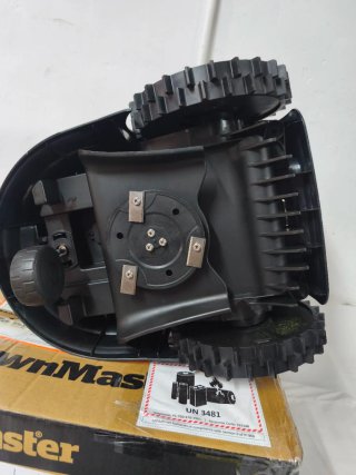 Cortacésped robótico LawnMaster inalámbrico
