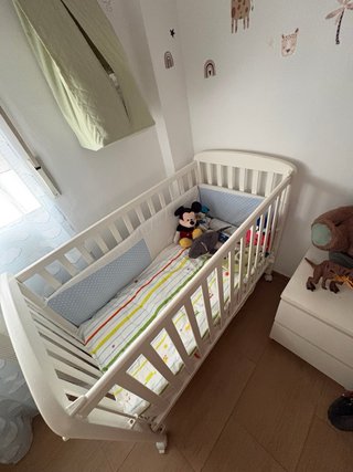 Culla bianca per neonato