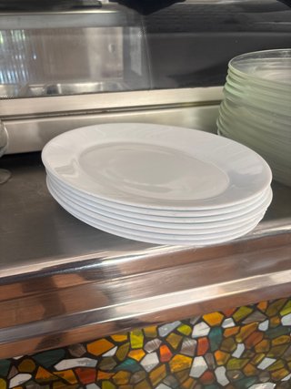 Juego de 7 Platos de Porcelana Blancos