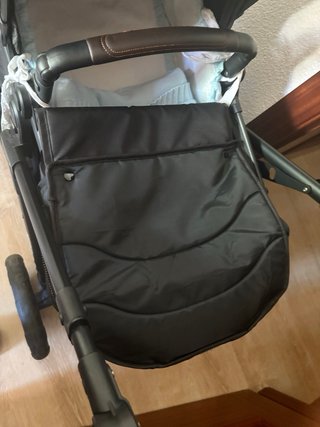 Carro de bebé negro