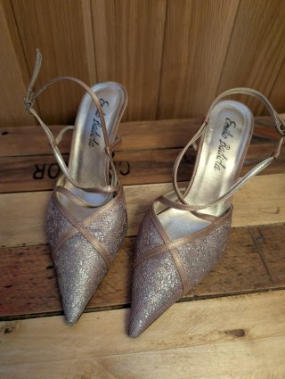 Zapatos Emilio Batista Dorados Talla 37