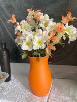 Adornos varios: jarrón, florero, portavelas