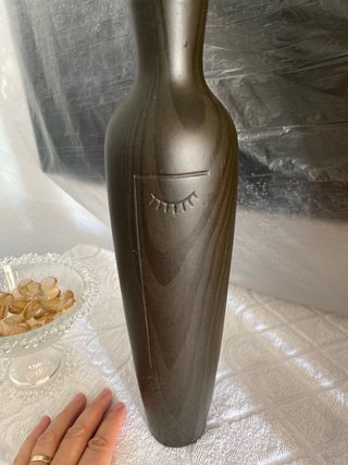 Adornos varios: jarrón, florero, portavelas