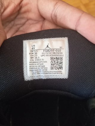 Zapatillas Jordan Niño Negras y Blancas