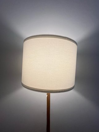 Lámpara de pie Ikea madera y tela