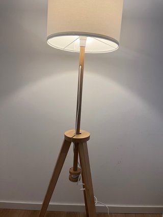 Lámpara de pie Ikea madera y tela