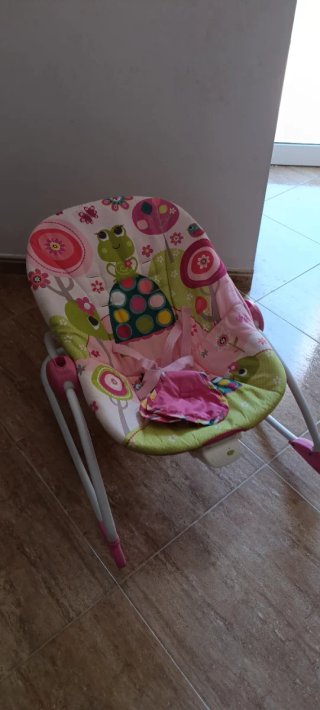 Mecedora bebé con estampado infantil