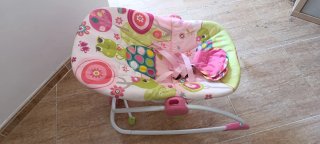 Mecedora bebé con estampado infantil