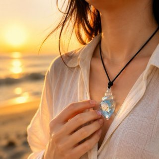 Collar Caracola Luminosa Blanca