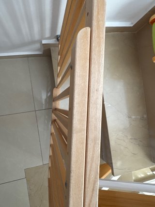 Dos barreras de seguridad para escaleras de bebé