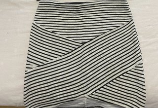 Falda Talla M Rayas Blancas y Negras