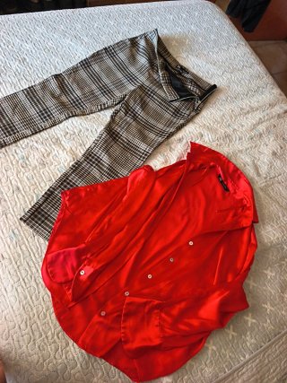 Conjunto Pantalón Cuadros y Blusa Roja