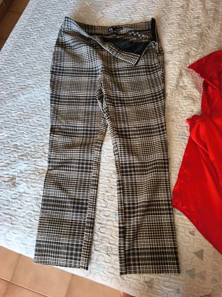 Conjunto Pantalón Cuadros y Blusa Roja