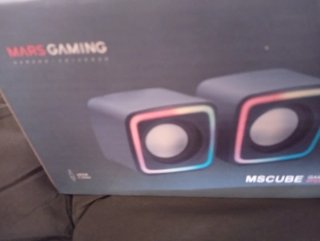 Altavoces Gaming PC Negros y Blancos