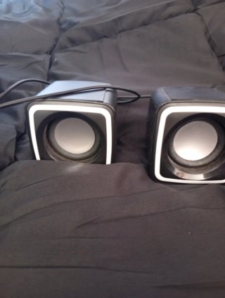 Altavoces Gaming PC Negros y Blancos