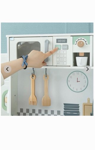 Cocina Infantil Madera incluimos mucha comida.
