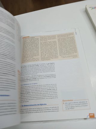 Historia de España. 2º bachillerato. Per le Scu...
