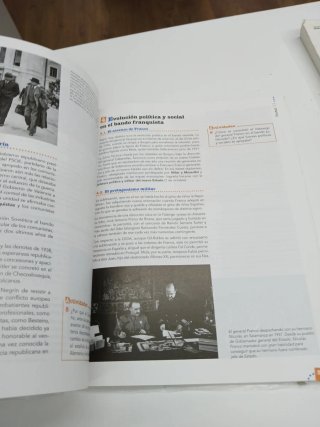 Historia de España. 2º bachillerato. Per le Scu...