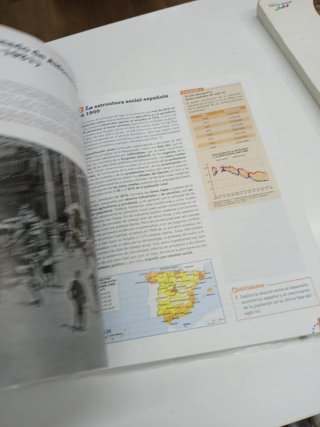 Historia de España. 2º bachillerato. Per le Scu...