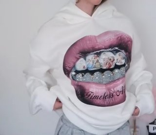 Sudadera con estampado de labios y Timeless Art