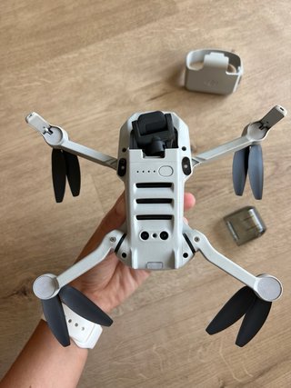Dron DJI Mini 2 Fly More Combo
