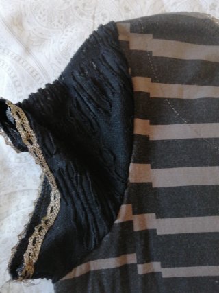 Camiseta Koroshi negra y gris