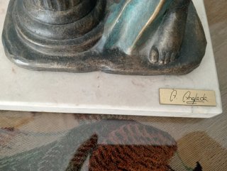 Escultura mujer clásica con columna