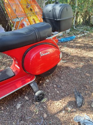 Vespa Piaggio PX-150 12V Roja