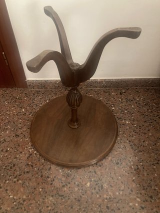 Mesita auxiliar clásica madera nogal