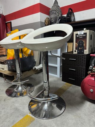2 Taburetes de Bar Giratorios Blancos